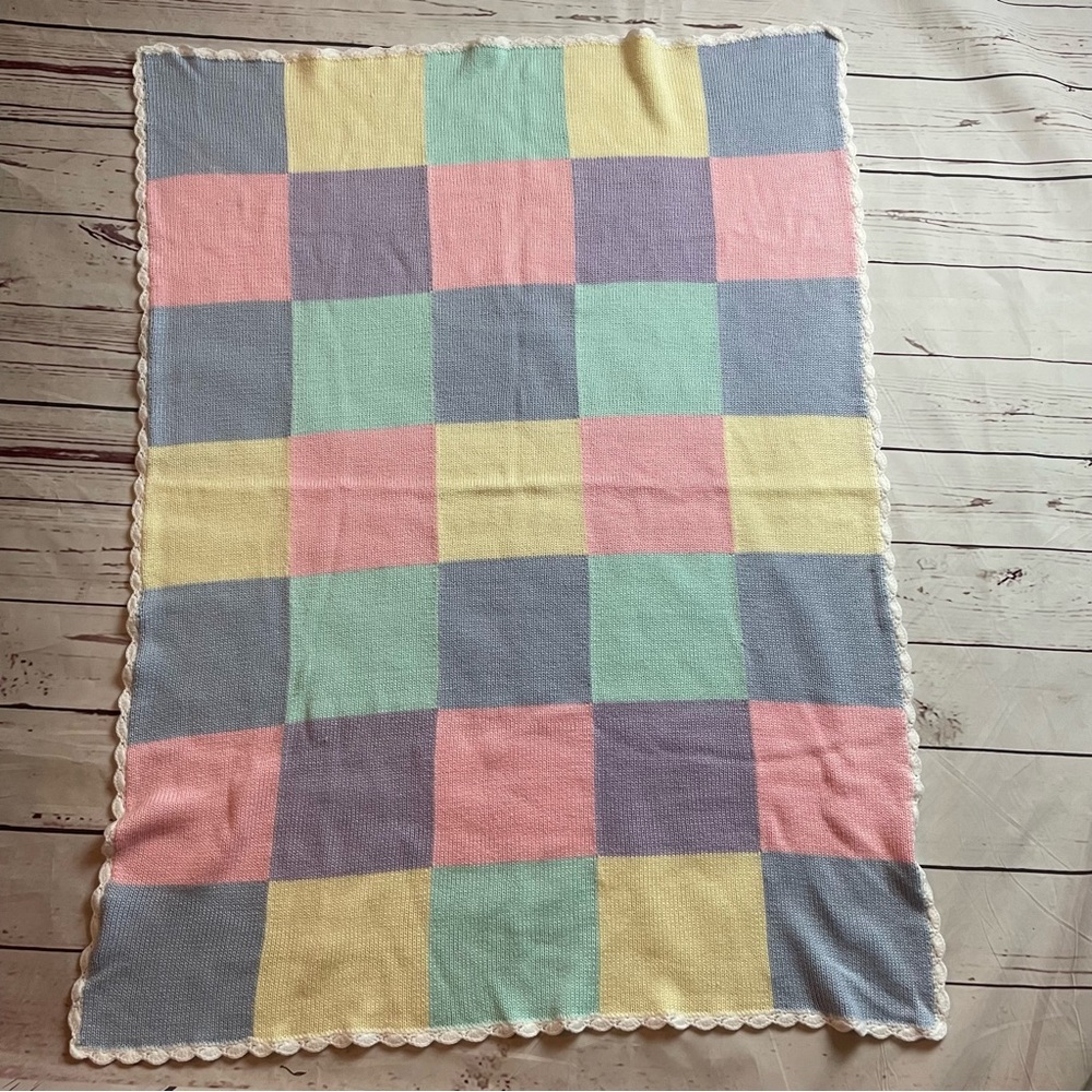 Vintage Geoffrey Knit Pastel Baby Blanket Toys R Us 1995 USA Blue Pink Yellow